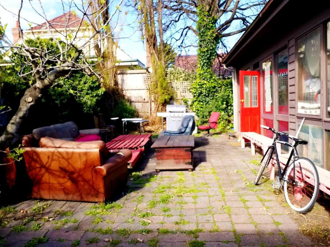 St Kilda East Backpackers' Hostel Мельбурн Экстерьер фото